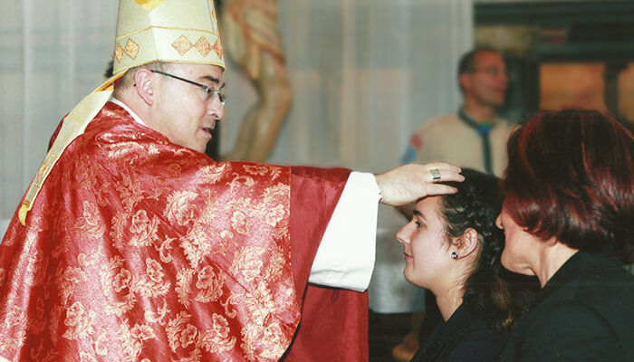 Bispo imposição das mãos