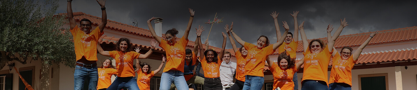 grupo de jovens loures